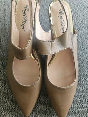 Angel steps taupe kitten heel pointy toe slingback Comfort Nuetral shoes 9